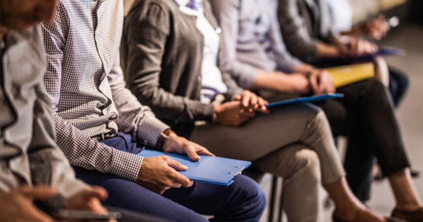 tot mai putini romani sunt interesati de un loc de munca in strainatate ce destinatii sunt preferate si care tari scad in preferinte 69b143eec70f4