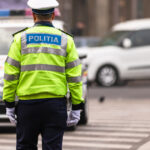 trafic complet blocat pe dn 1 la busteni dupa ce un tir care a lovit un parapet a ramas pe sosea soferul a fost ranit 69abe55341fe2