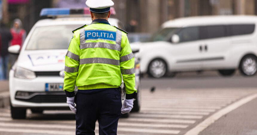 trafic complet blocat pe dn 1 la busteni dupa ce un tir care a lovit un parapet a ramas pe sosea soferul a fost ranit 69abe55341fe2