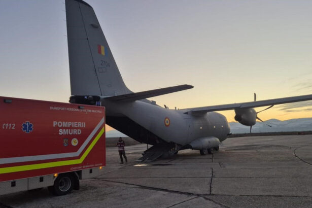 trei pacienti cu arsuri transferati in germania cu o aeronava c 27j spartan a fortelor aeriene romane 69bd24f382f92