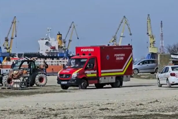 video alerta in portul midia remorcher scufundat se pare ca patru persoane aflate la bord ar fi decedate 69ba63e5b047d