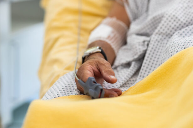 video anchete la galati dupa moartea unui pacient de 83 de ani rudele acuza ca barbatul a fost plimbat timp de 16 ore intre doua spitale 69ba349a1ba02