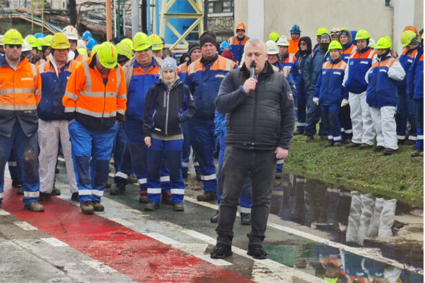 video angajatii damen mangalia protesteaza din nou la aceasta ora laurentiu gobeaja liderul de sindicat riscam falimentul 69c12918a17f5