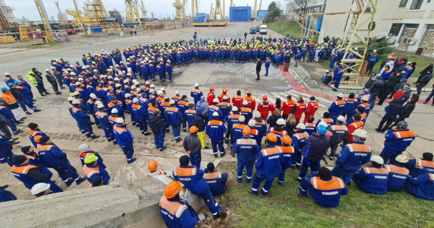 video angajatii santierului naval mangalia protesteaza din nou oamenii solicita aprobarea planului de reorganizare 69c28a9813b5f