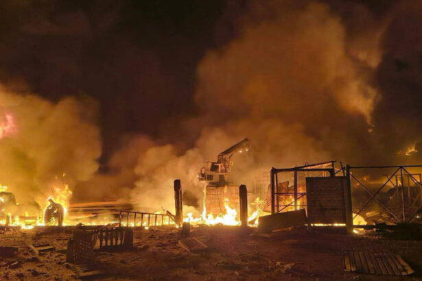 video atac rusesc masiv asupra kievului cel putin patru persoane au murit mai multe cladiri au fost lovite 69b511c6645dc