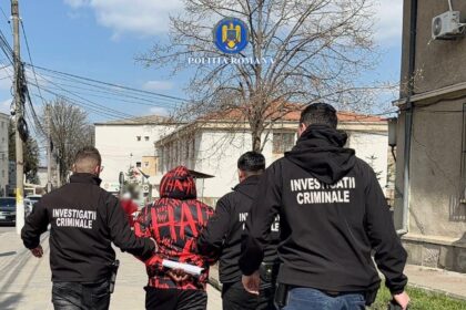 video barbat din cernavoda acuzat ca si a trimis concubina fortat la prostitutie mascatii de la sas i au batut la usa la prima ora a diminetii 69b96dd236517
