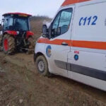 video bebelus mort in iasi dupa ce ambulanta a ramas blocata in noroi echipajele au ajuns dupa mai bine de o ora 69aeb286def6f