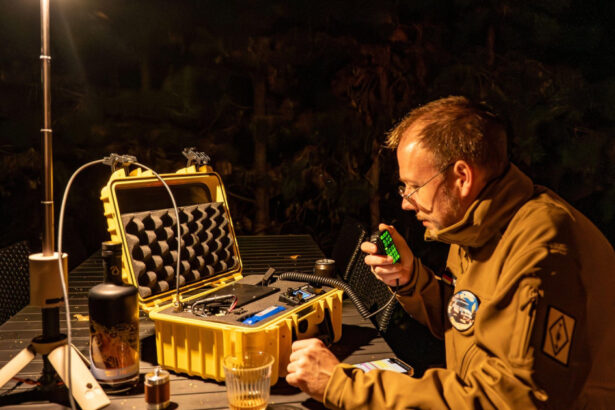 video ce se ascunde in spatele semnalelor radio aparute dupa atacurile asupra iranului mesaje codate ce amintesc de spionii razboiului rece 69b8486ab7821