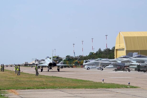 video ce spune deputatul daniel georgescu despre prezenta trupelor si a tehnicii militare ale sua pe teritoriul tarii noastre 69b74cca91765