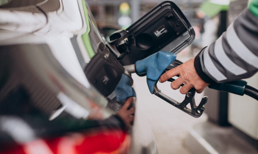 video doi bulgari retinuti de diicot alimentau autocamioane in statii peco din constanta cu carduri clonate 69a718bdf41ec