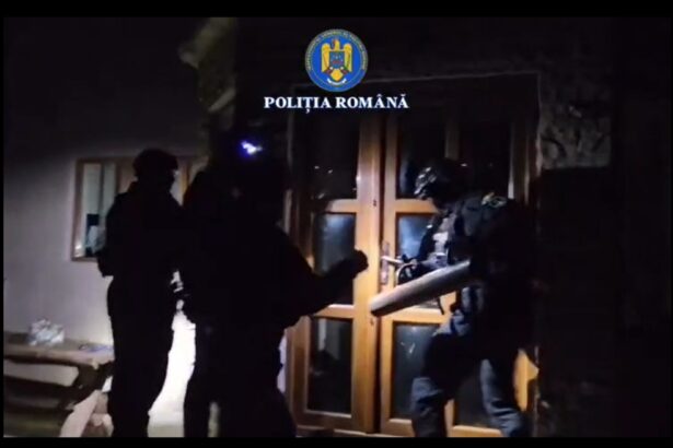 video doi camatari pusi la pamant de mascati au santajat si terorizat o familie timp de doi ani 69ab178c274ee