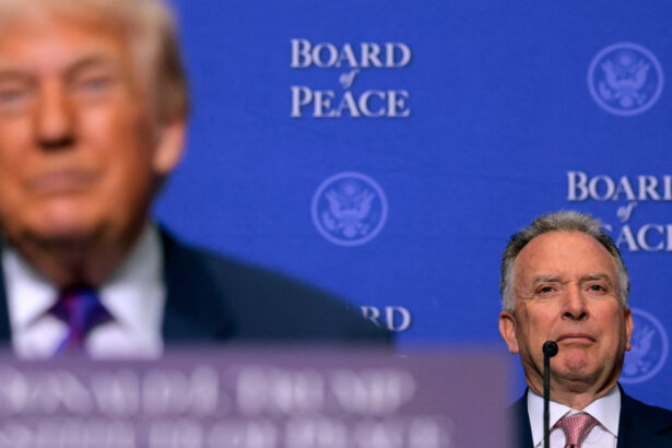 video emisarul lui donald trump iranul s a laudat ca poate produce 11 bombe nucleare 69a68dcd73589