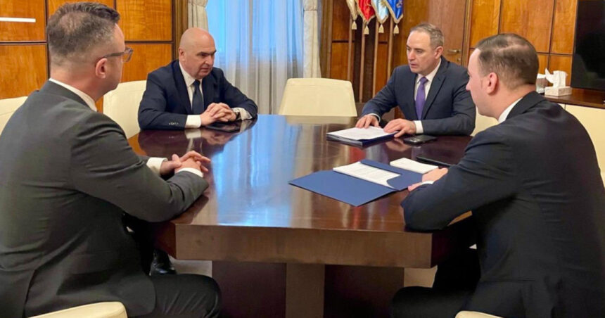 video ilie bolojan discutii cu alexandru nazare si bogdan ivan pentru reducerea preturilor la carburanti refuz sa vand solutii populiste 69bd75d499575