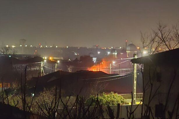 video incendiu puternic izbucnit la acoperisul unei case din limanu 69b71ba862edd