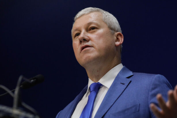 video mai redimensioneaza personalul din prefecturi predoiu anunta cresterea bugetului si reduceri in judetele mai mici 69ac213335957