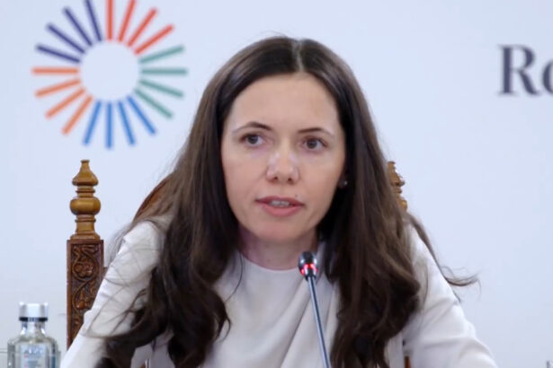 video mirabela gradinaru apel emotionant ca mama la dezbaterea despre adictii de la cotroceni fiti atenti la taceri 69cba5772e1ac