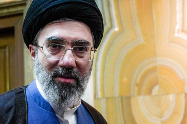 video mojtaba khamenei ar fi in coma liderul suprem al iranului nici nu stie ca a fost numit in locul tatalui sau presa israeliana 69b4182619f84