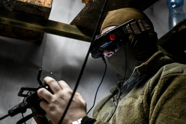 video momentul in care dronele ucrainene distrug trei lansatoare multiple de rachete rusesti in crimeea 69c933ad1fed2