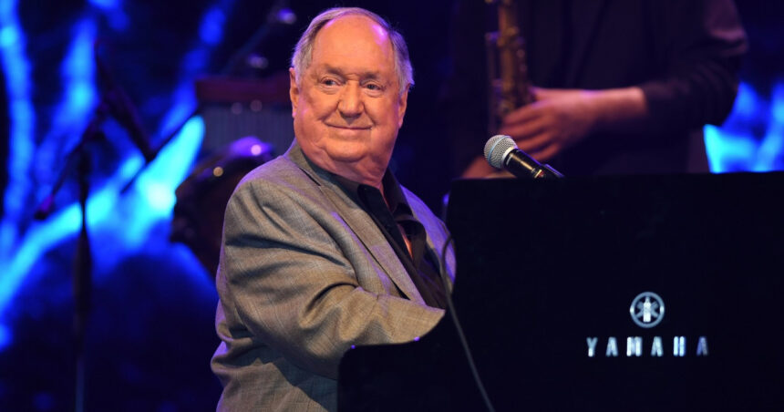 video neil sedaka a murit cantaretul si compozitorul american faimos pentru cantecul breaking up is hard to do avea 86 de ani 69a59c1b117d7