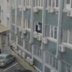 video o politista din valcea a fost surprinsa in timp ce spala geamurile la serviciu conducerea ipj a declansat o ancheta interna 69c1126b6046a