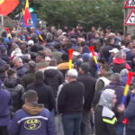 video probabil ne asteapta strainatatea minerii din gorj merg la bucuresti sa protesteze in fata guvernului fata de reducerea de personal 69c23d429c498