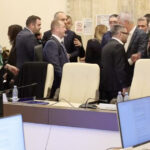 video rasturnam democratia haos la votul ajutoarelor pentru pensionari masura a fost respinsa desi initial trecuse psd a parasit sala 69ba970ceaf43