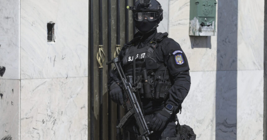 video romani inselati dupa ce au platit in avans pentru case la cheie politistii au facut perchezitii intr un dosar de 16 milioane de lei 69a833ab01404