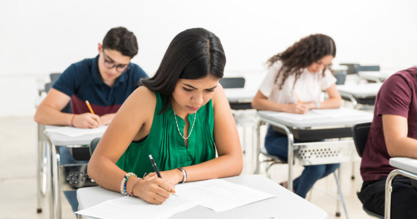 video simularile evaluarii nationale si bacalaureatului in pericol 73 000 de profesori refuza sa participe reactia ministrului educatiei 69b01221ba1b5