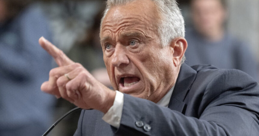 video un judecator federal blocheaza noul calendar de vaccinare pentru copii propus de robert f kennedy jr 69b91b59793d7