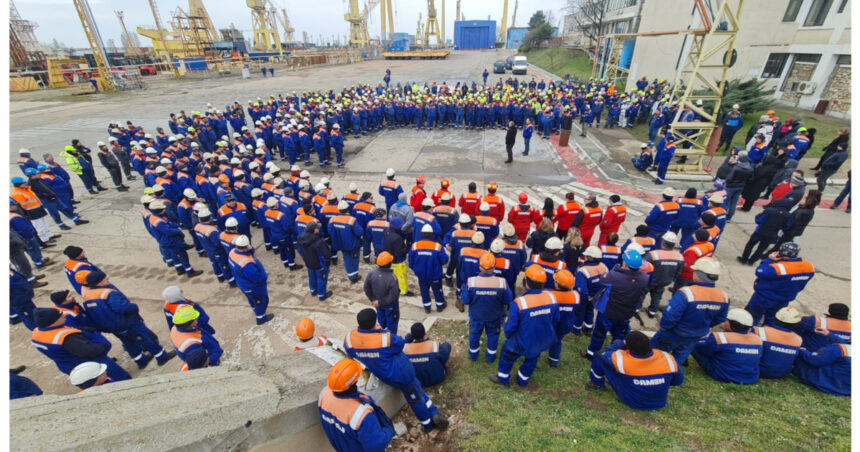 video un nou protest la santierul naval mangalia angajatii nu si au primit salariile de trei luni falimentul nu este o solutie 69c549ba50a8f
