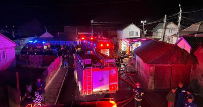 videofoto incendiu puternic in turda 20 de locuinte au fost mistuite de flacari iar doi raniti au ajuns la spital 69c7833d8e162