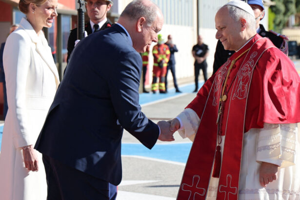 videofoto papa leon al xiv lea la monaco intampinat de printul albert si printesa charlene va oficia liturghia pentru 15 000 de persoane 69c7b0f79dfa8