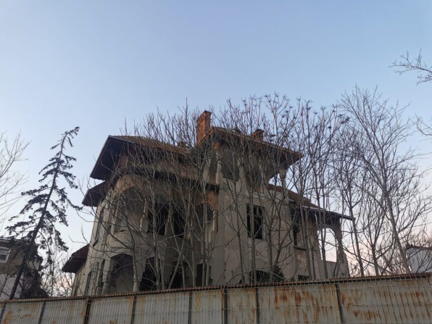 vila dalas nu mai este de vanzare va intra in proces de reabilitare si apoi va fi data spre inchiriere 69a8a8f7d8bc5