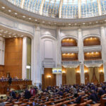 zi decisiva pentru buget vot final in parlament dupa negocieri tensionate in coalitie premierul bolojan participa la plenul reunit 69bcf3bd06766