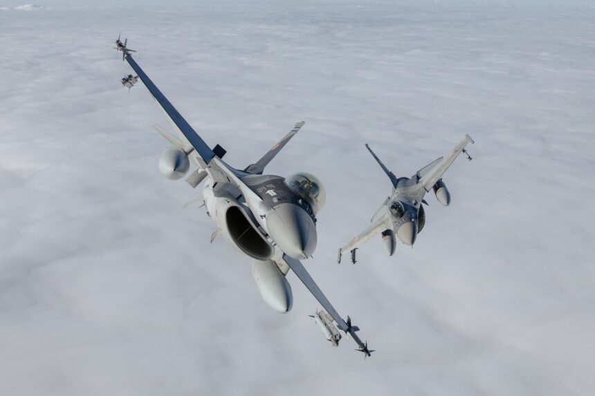 alerta in tulcea la granita cu romania doua avioane de lupta f 16 ridicate 17 tinte aeriene monitorizate 69d5e5b10125d