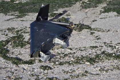 bucati de drona gasite pe plaja la tuzla fortele de ordine au asigurat perimetrul 69d02b6c56cb4