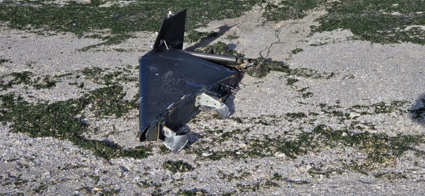 bucati de drona gasite pe plaja la tuzla fortele de ordine au asigurat perimetrul 69d02b6c56cb4