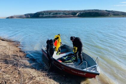 cadavru gasit in apele dunarii in zona cernavoda 69d4e863ec090