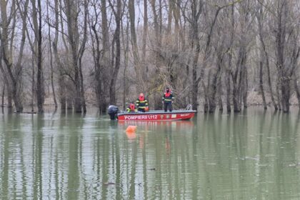 cadavru neidentificat descoperit in dunare aproape de seimenii mici politistii incearca sa afle cine este 69d4de08d9a28