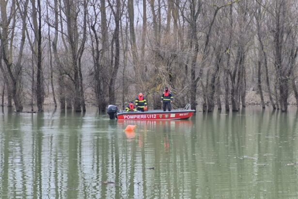 cadavru neidentificat descoperit in dunare aproape de seimenii mici politistii incearca sa afle cine este 69d4de08d9a28