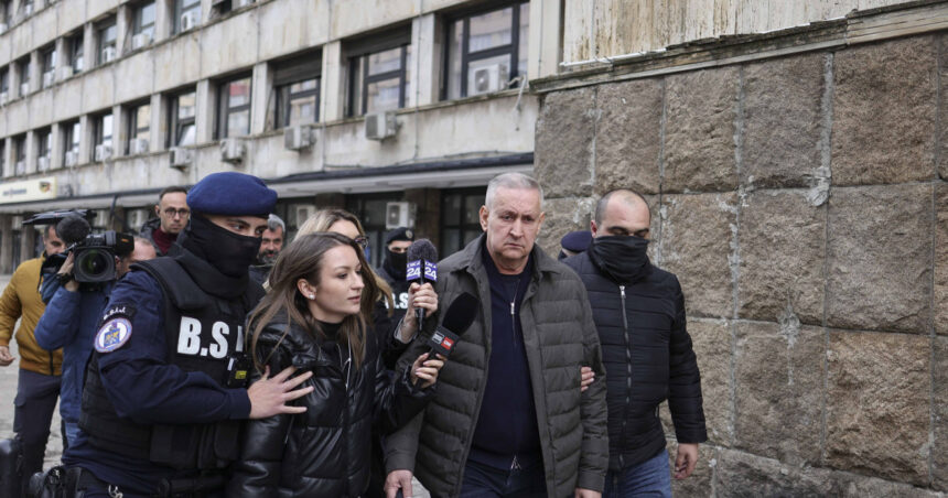 care era rolul sefului arr cristian anton in gruparea care frauda examenele pentru atestate profesionale acuzatiile oficiale ale dna 69cd0c0ef0c06