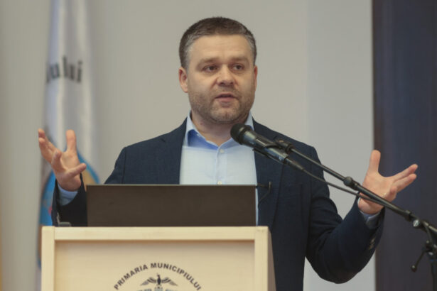 ciucu explica de ce vrea ca bucurestenii care au masini electrice si hibride sa plateasca parcare 69ce13d0c8dc0