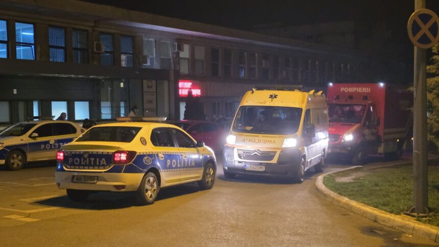 constanta o femeie din cartierul henri coanda posibil injunghiata transportata de urgenta la spital 69d1530d6fe75