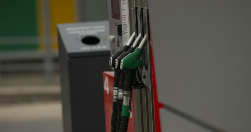 criza combustibililor cehia plafoneaza preturile la carburanti si reduce acciza la motorina 69ce5a1d1ab19