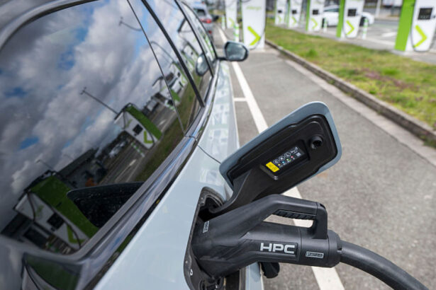 criza petrolului din orientul mijlociu stimuleaza interesul global pentru masini electrice vanzarile in noua zeelanda s au triplat 69cfa8022ce3e