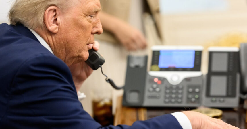 donald trump i a felicitat pe astronautii misiunii artemis 2 sunteti cu adevarat extraordinari astazi ati facut istorie 69d49d40b3062