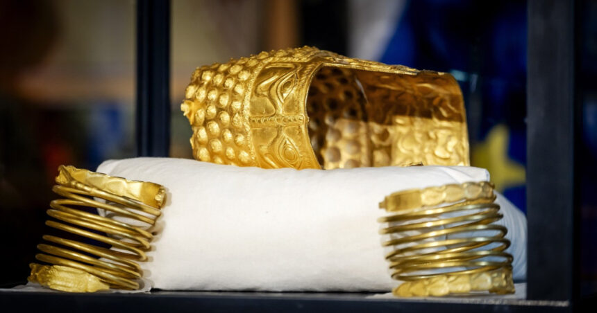 exclusiv romania va restitui bani din despagubirea pentru furtul coifului de la cotofenesti si a bratarilor de aur cum va fi calculata suma 69ce843e4ef8b