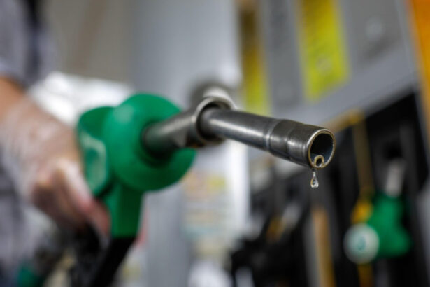 exclusiv traian basescu spune ca romania poate evita o penurie de carburanti ce il ingrijoreaza insa pe fostul presedinte 69cd490b97ecb