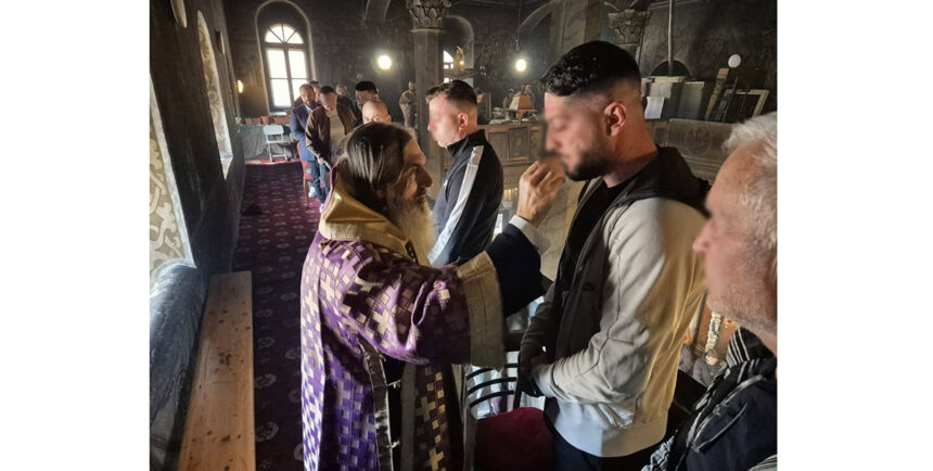 foto 10 detinuti de la penitenciarul poarta alba au participat alaturi de ips teodosie la rugaciuni de dezlegare de pacate 69d5e9353a876