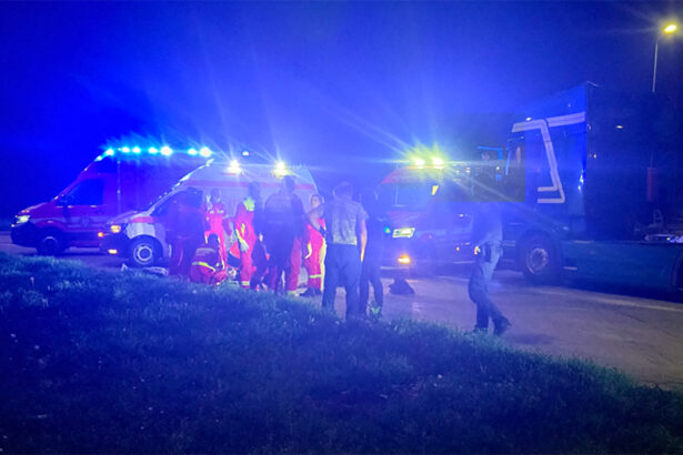 foto alerta 112 pe autostrada a2 intre medgidia si constanta un sofer de tir este resuscitat dupa ce ar fi suferit un stop cardio respirator 69d00c15aaf46